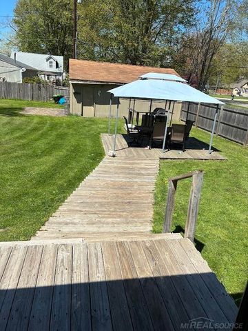 9642 Meadowbrook Street, Algonac, MI 48001