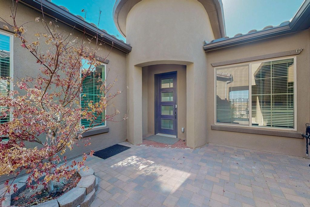 9020 RETABLO Road NW, Albuquerque, NM 87120