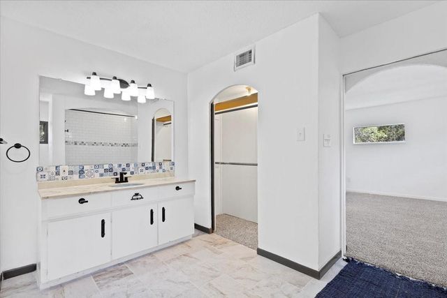 502 Grace LN, Austin, TX 78746