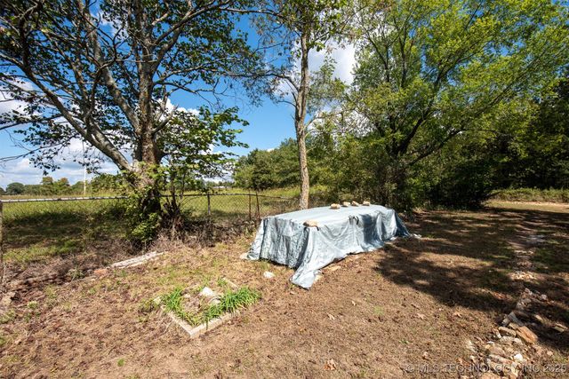 6947 N 460 Road, Hulbert, OK 74441