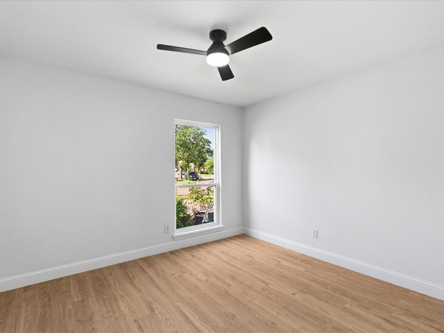 1952 Rambling Ridge Lane, Carrollton, TX 75007