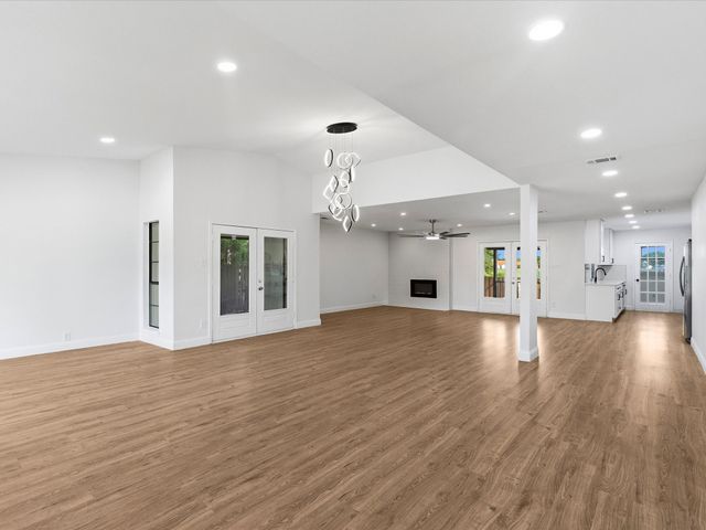 1952 Rambling Ridge Lane, Carrollton, TX 75007
