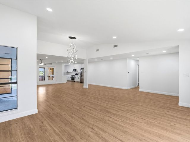 1952 Rambling Ridge Lane, Carrollton, TX 75007