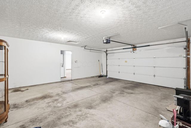 6084 Murphys Pond Road, Canal Winchester, OH 43110