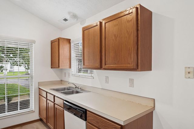 6084 Murphys Pond Road, Canal Winchester, OH 43110