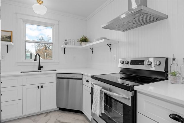 700 Memorial Drive SE, Cedar Rapids, IA 52403