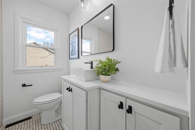 700 Memorial Drive SE, Cedar Rapids, IA 52403