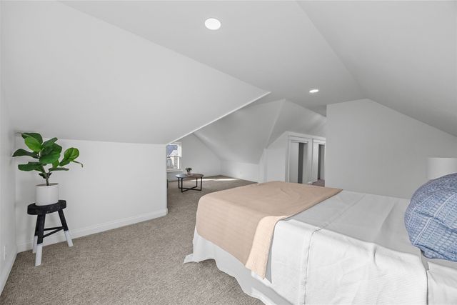 700 Memorial Drive SE, Cedar Rapids, IA 52403