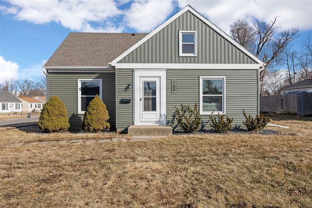 700 Memorial Drive SE, Cedar Rapids, IA 52403