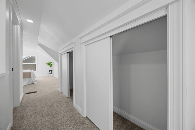 700 Memorial Drive SE, Cedar Rapids, IA 52403