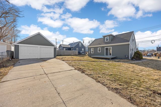 700 Memorial Drive SE, Cedar Rapids, IA 52403