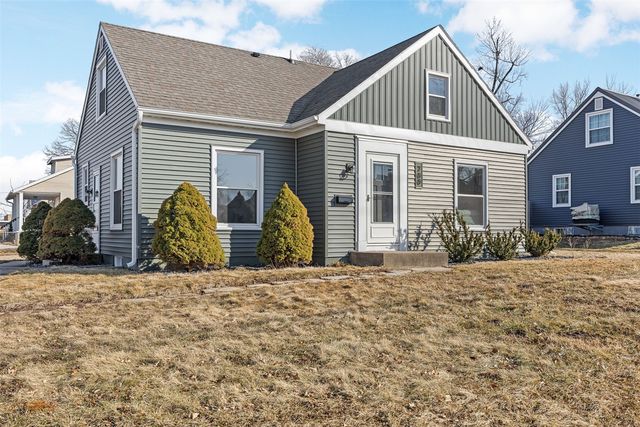 700 Memorial Drive SE, Cedar Rapids, IA 52403