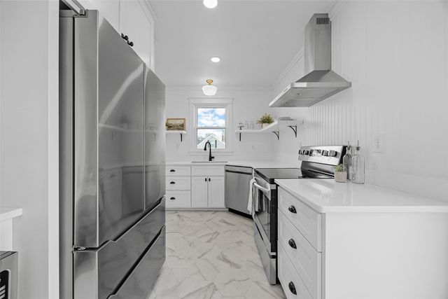 700 Memorial Drive SE, Cedar Rapids, IA 52403