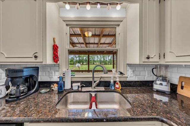 1555 Charles Bell Rd, Clarksville, TN 37040