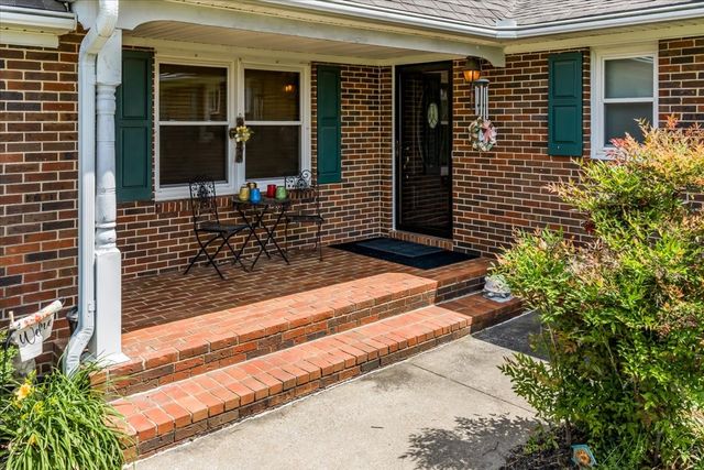 1555 Charles Bell Rd, Clarksville, TN 37040