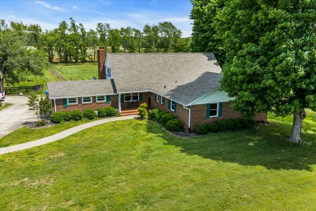 1555 Charles Bell Rd, Clarksville, TN 37040