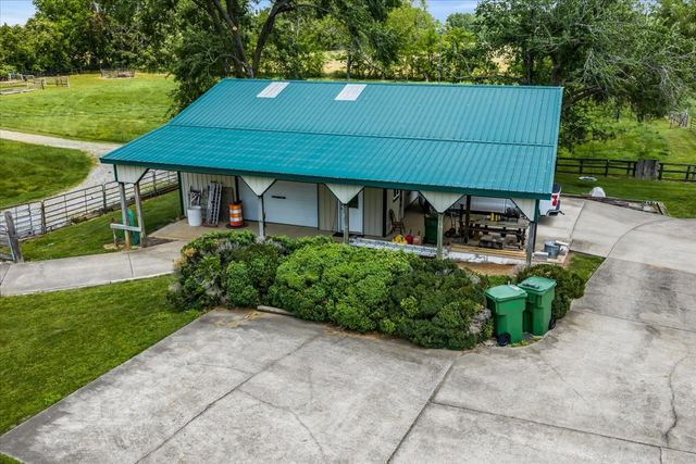 1555 Charles Bell Rd, Clarksville, TN 37040