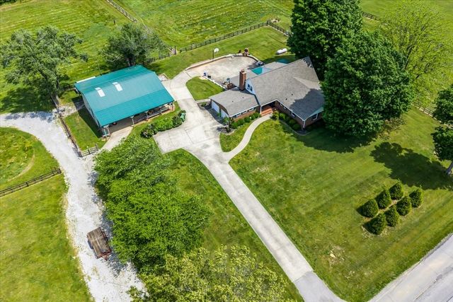 1555 Charles Bell Rd, Clarksville, TN 37040