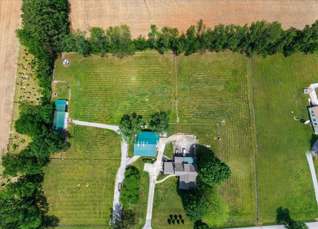1555 Charles Bell Rd, Clarksville, TN 37040