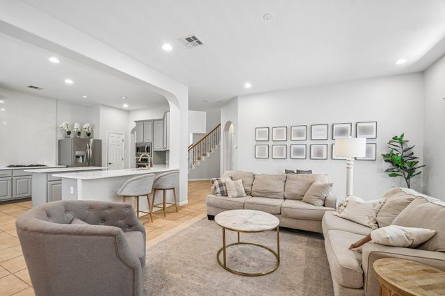 8008 Ladera Verde DR, Austin, TX 78739