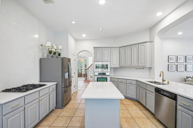 8008 Ladera Verde DR, Austin, TX 78739