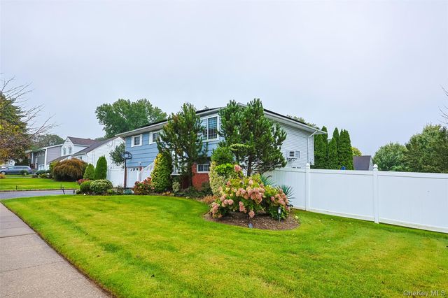 46 Convent Road, Syosset, NY 11791