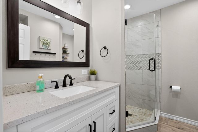 181 Mallard Point, Livingston, TX 77351