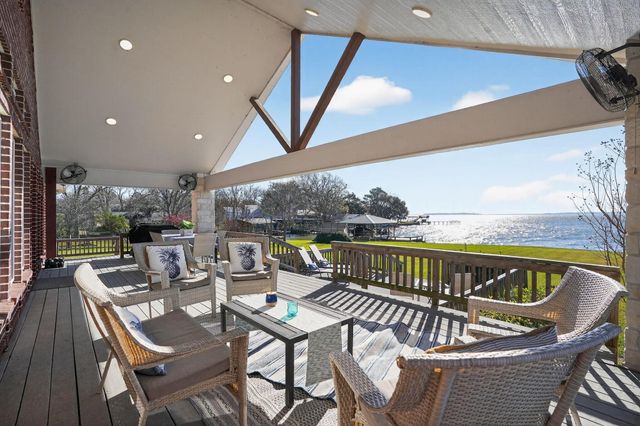 181 Mallard Point, Livingston, TX 77351