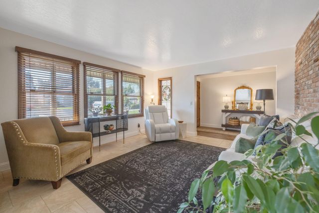 3321 S Stevenson Court, Visalia, CA 93277