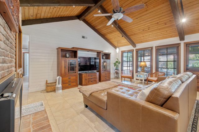 3321 S Stevenson Court, Visalia, CA 93277