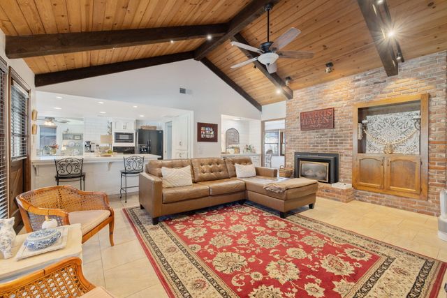 3321 S Stevenson Court, Visalia, CA 93277