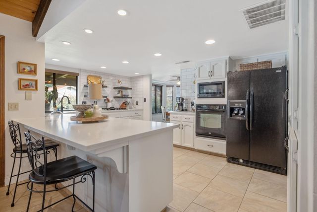 3321 S Stevenson Court, Visalia, CA 93277