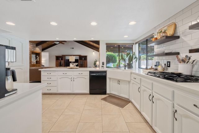 3321 S Stevenson Court, Visalia, CA 93277