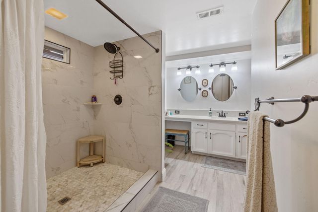 3321 S Stevenson Court, Visalia, CA 93277