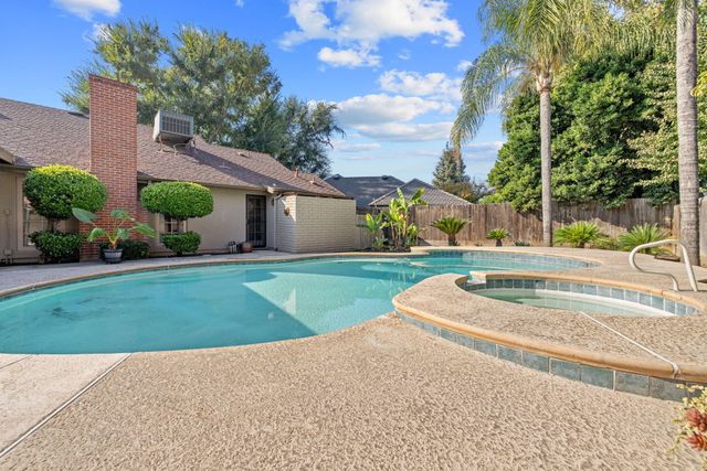 3321 S Stevenson Court, Visalia, CA 93277