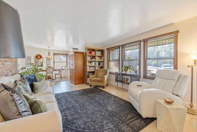 3321 S Stevenson Court, Visalia, CA 93277