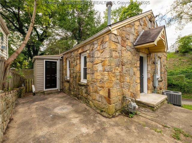 1102 Rosalie Drive, Charleston, WV 25302