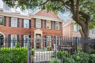 5124 Chevy Chase Drive, Houston, TX 77056