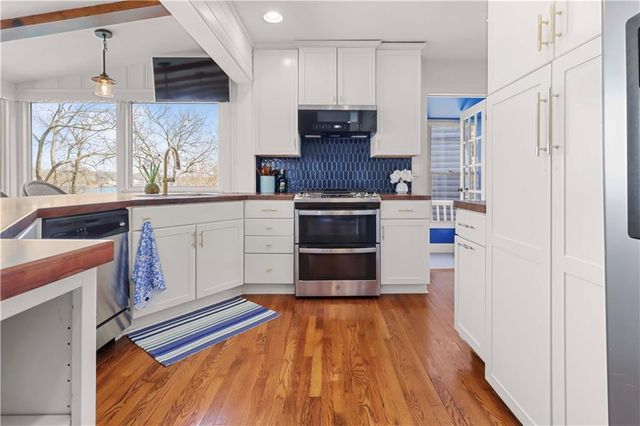 76 R Street, Lee's Summit, MO 64086