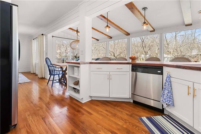 76 R Street, Lee's Summit, MO 64086