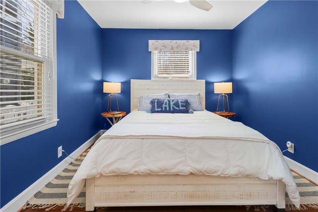 76 R Street, Lee's Summit, MO 64086