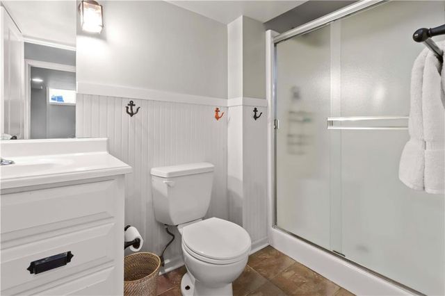 76 R Street, Lee's Summit, MO 64086