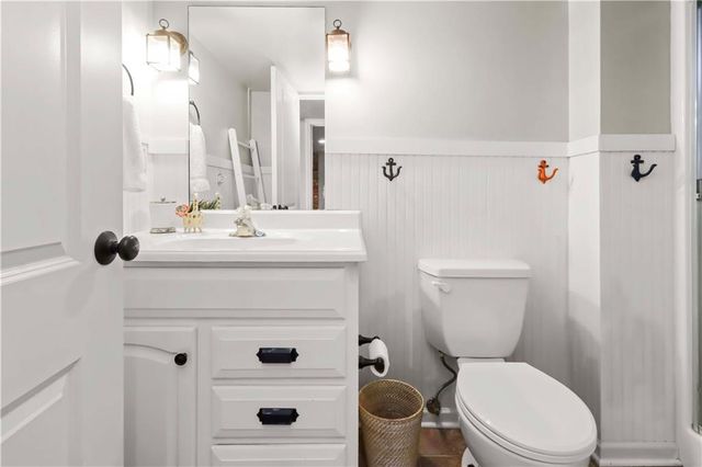 76 R Street, Lee's Summit, MO 64086