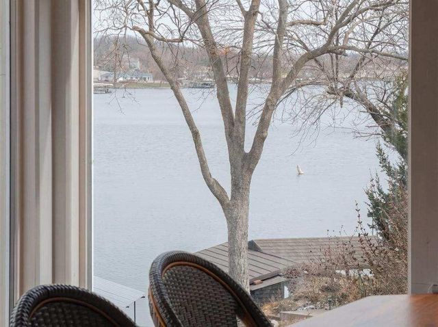 76 R Street, Lee's Summit, MO 64086