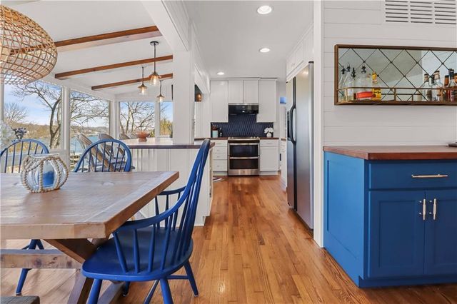 76 R Street, Lee's Summit, MO 64086