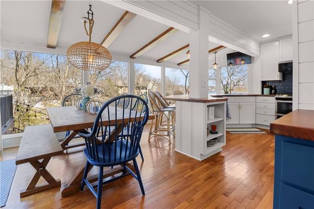 76 R Street, Lee's Summit, MO 64086