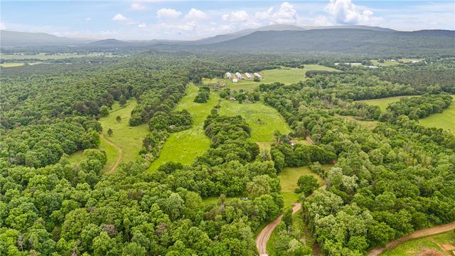 11221 Highland Road, Havana, AR 72842