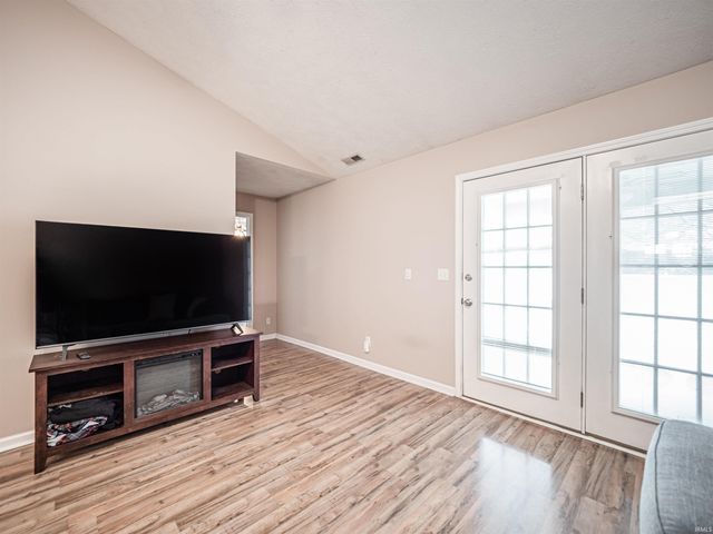 320 Hunters Green, Evansville, IN 47711