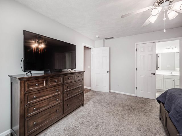 320 Hunters Green, Evansville, IN 47711