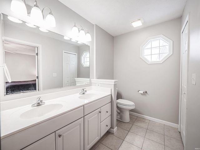 320 Hunters Green, Evansville, IN 47711